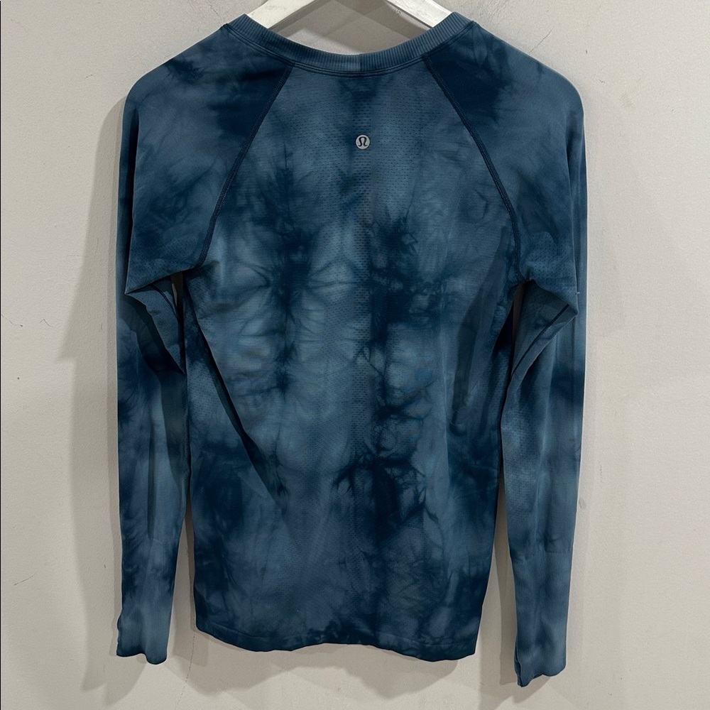 lululemon athletica Navy Tie-Dye Sweatshirt 8 - Picture 4 of 5
